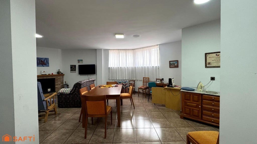 6 chambre Villa/Maison Mitoyenne à vendre à Sax avec piscine garage - 450 000 € (Ref: 9595845)