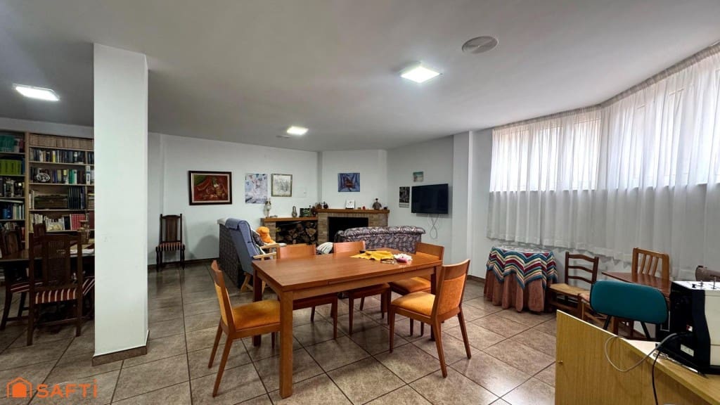 6 chambre Villa/Maison Mitoyenne à vendre à Sax avec piscine garage - 450 000 € (Ref: 9595845)