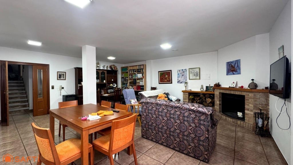 6 chambre Villa/Maison Mitoyenne à vendre à Sax avec piscine garage - 450 000 € (Ref: 9595845)