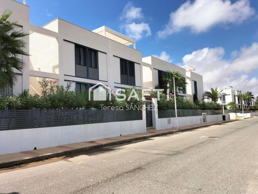 2 soveværelse Lejlighed til salg i Mar de Cristal med swimmingpool - € 289.000 (Ref: 9595846)