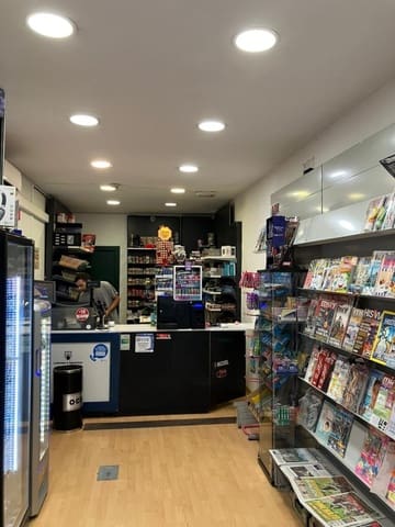 Local Commercial à vendre à El Putxet i El Farró, Barcelone ville - 240 000 € (Ref: 9595848)