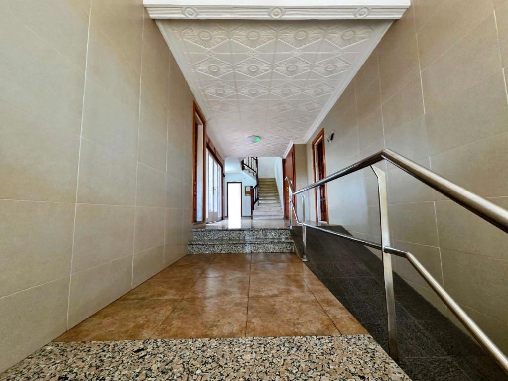 3 bedroom Apartment for sale in Blanes with pool - € 183,000 (Ref: 9595852)