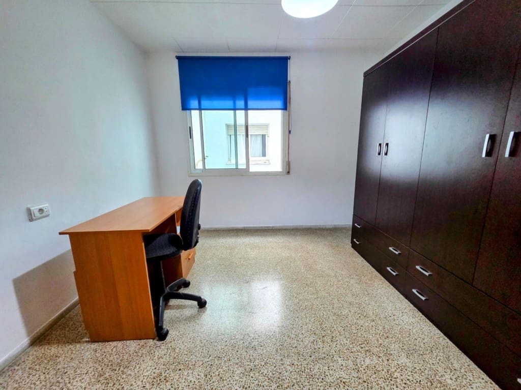 3 bedroom Apartment for sale in Blanes with pool - € 183,000 (Ref: 9595852)