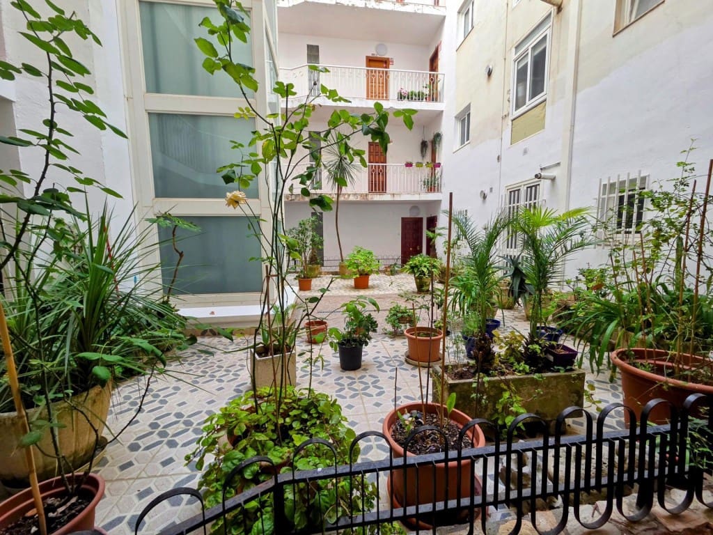 3 bedroom Apartment for sale in Blanes with pool - € 183,000 (Ref: 9595852)