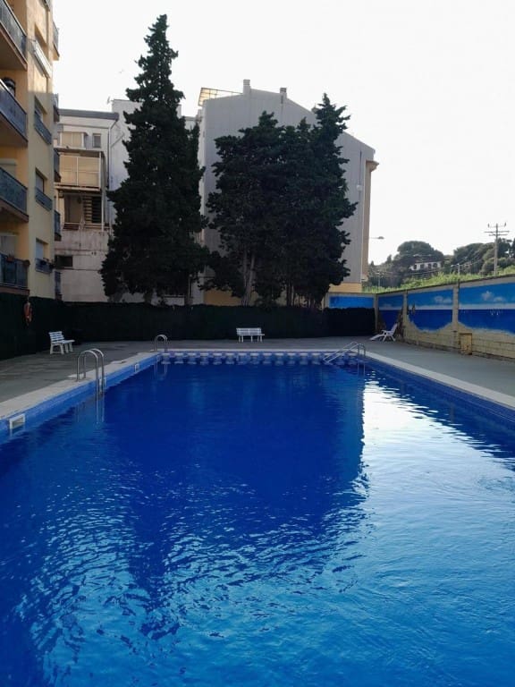 3 bedroom Apartment for sale in Blanes with pool - € 183,000 (Ref: 9595852)