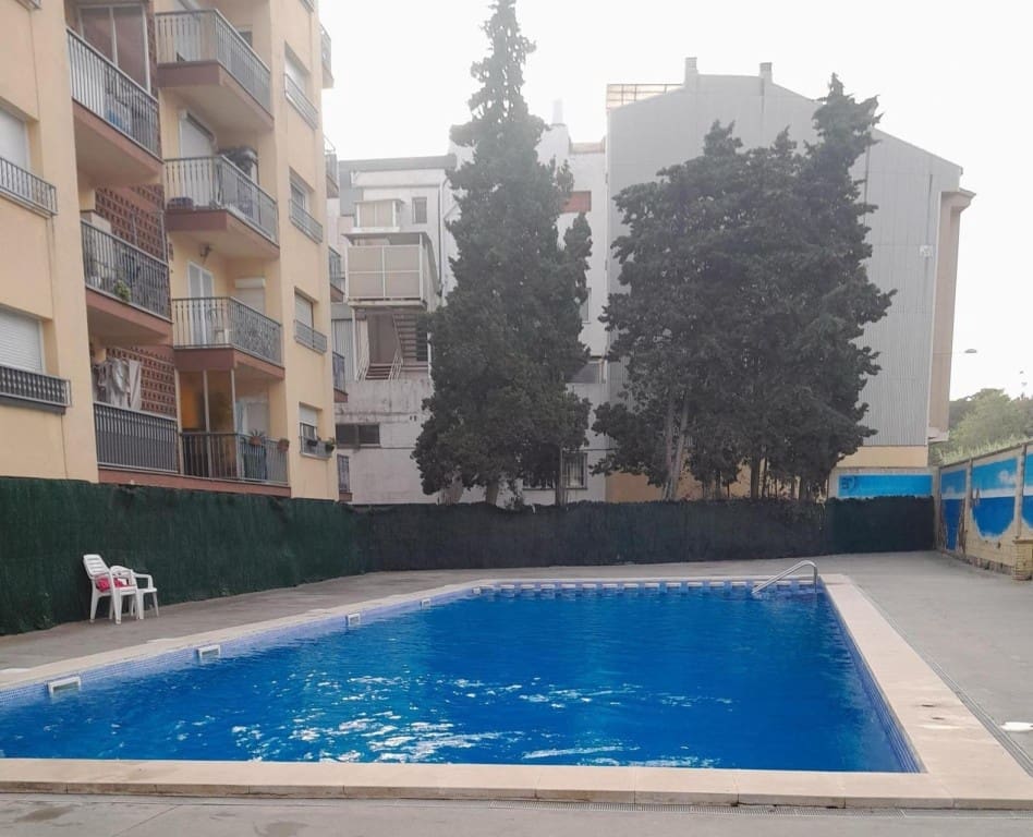 3 bedroom Apartment for sale in Blanes with pool - € 183,000 (Ref: 9595852)