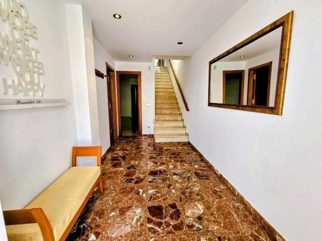 4 bedroom Villa for sale in Lloret de Mar with pool garage - € 650,000 (Ref: 9595853)