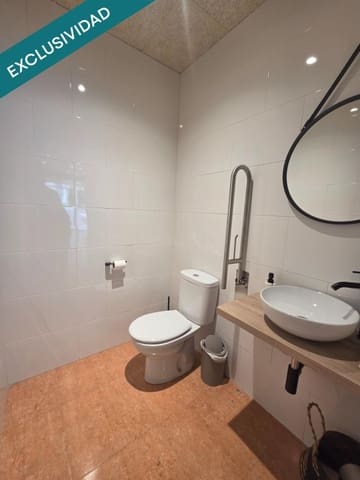 Kaupallinen myytävänä paikassa Malgrat de Mar - 70 000 € (Ref: 9595854)