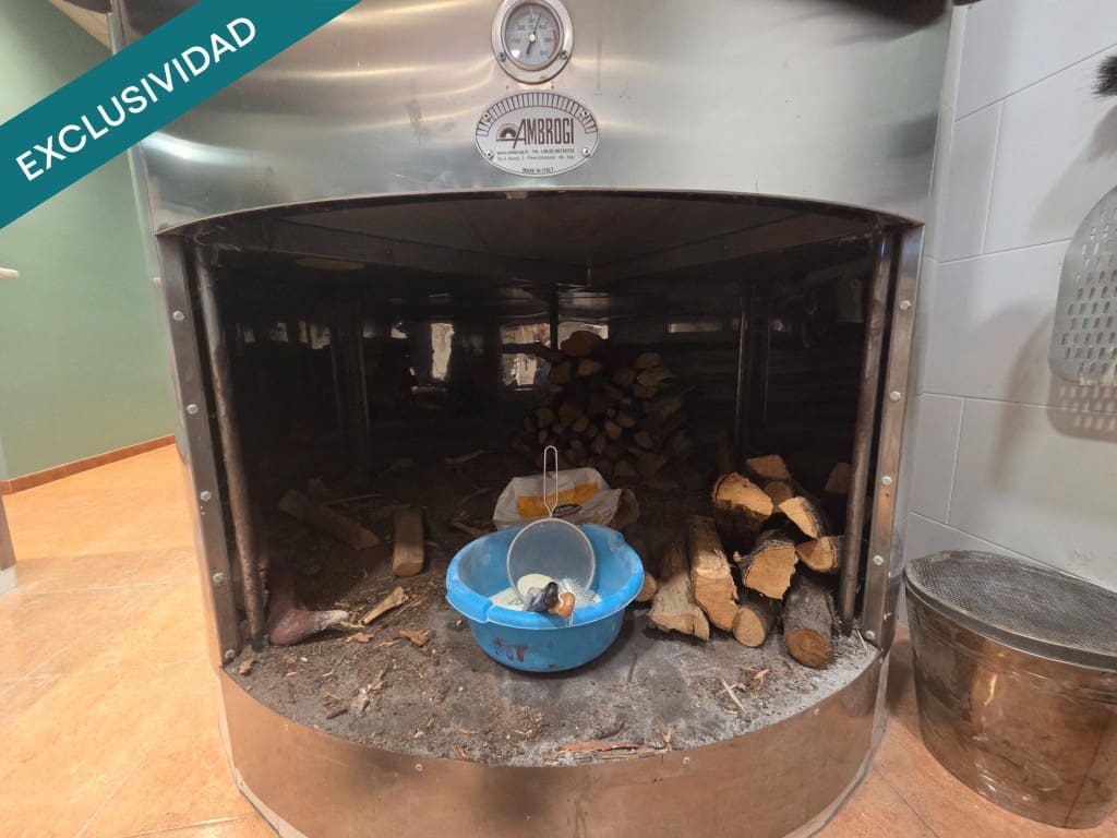 Kaupallinen myytävänä paikassa Malgrat de Mar - 70 000 € (Ref: 9595854)