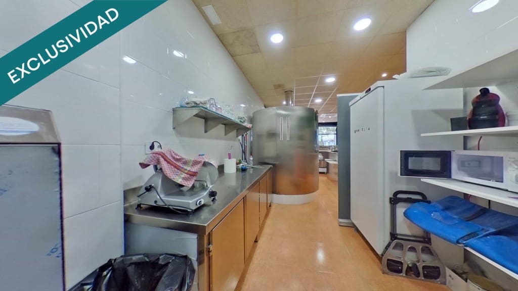 Kaupallinen myytävänä paikassa Malgrat de Mar - 70 000 € (Ref: 9595854)