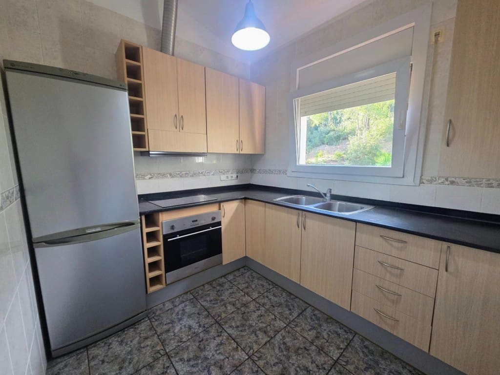 4 soveværelse Villa til salg i Lloret de Mar med garage - € 420.000 (Ref: 9595856)