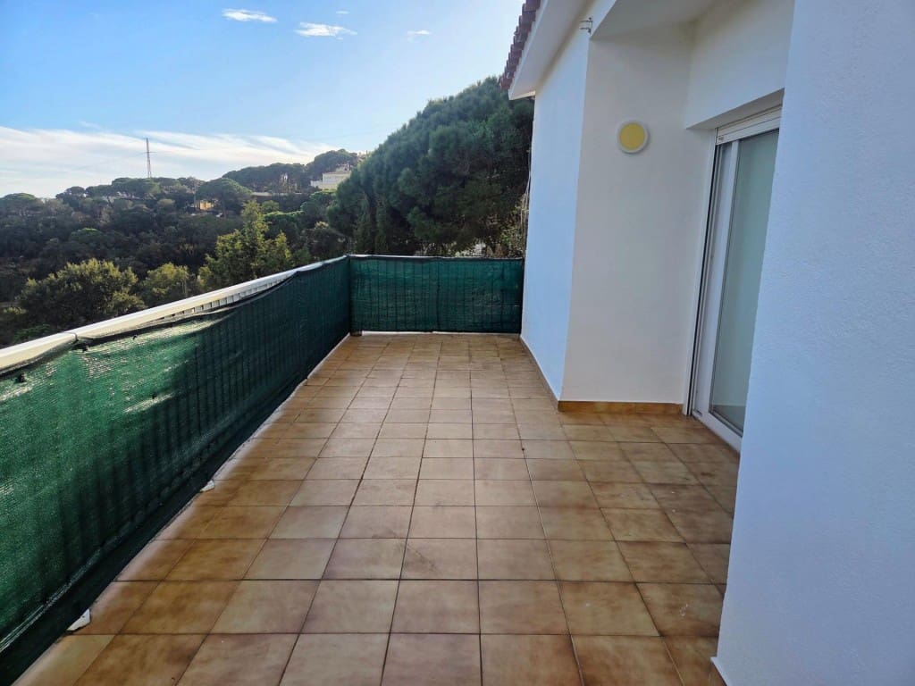 4 soveværelse Villa til salg i Lloret de Mar med garage - € 420.000 (Ref: 9595856)
