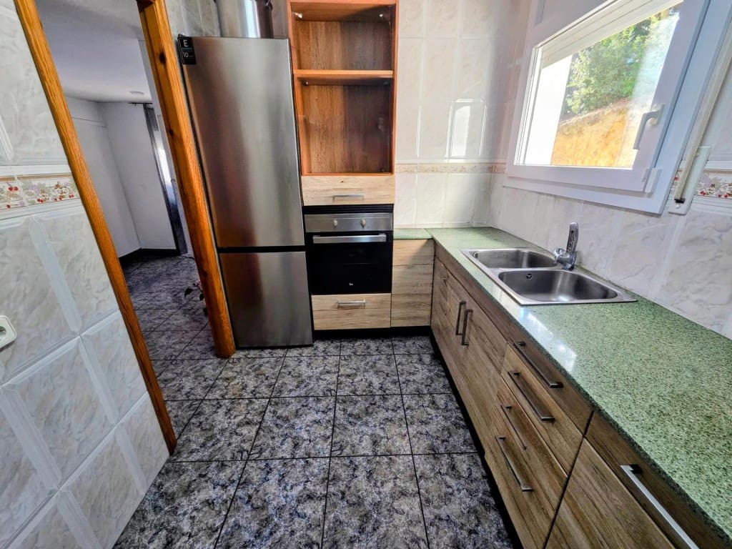 4 soveværelse Villa til salg i Lloret de Mar med garage - € 420.000 (Ref: 9595856)