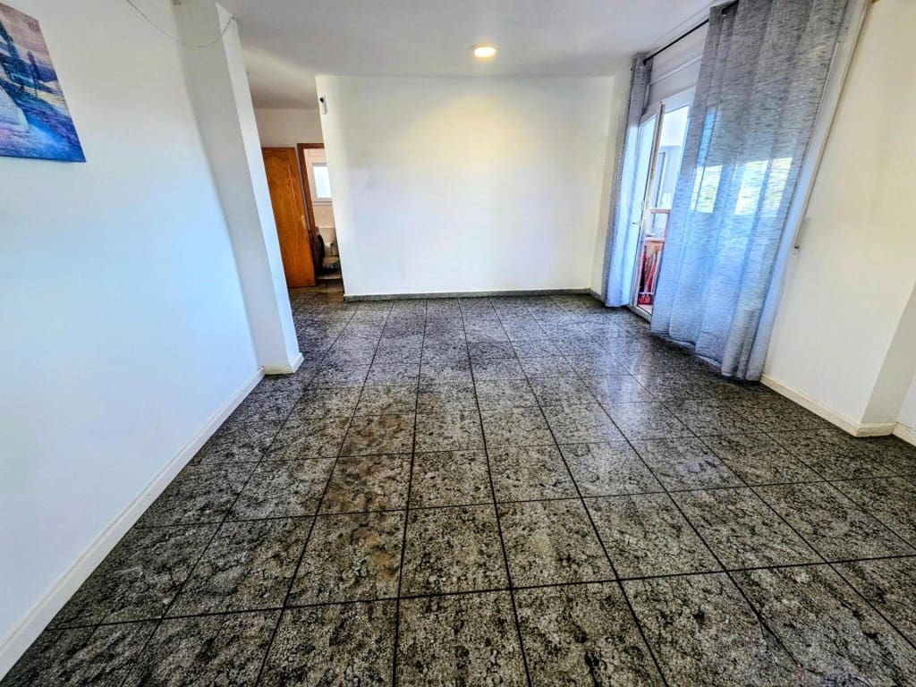 4 soveværelse Villa til salg i Lloret de Mar med garage - € 420.000 (Ref: 9595856)