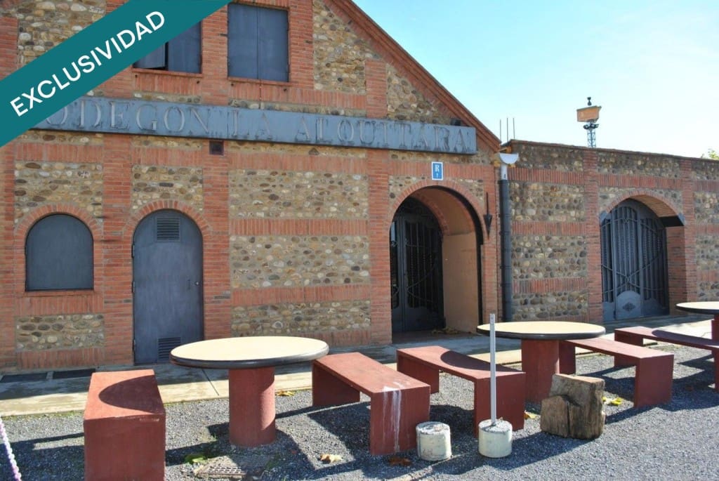 Commercial for sale in Valdevimbre - € 400,000 (Ref: 9595861)