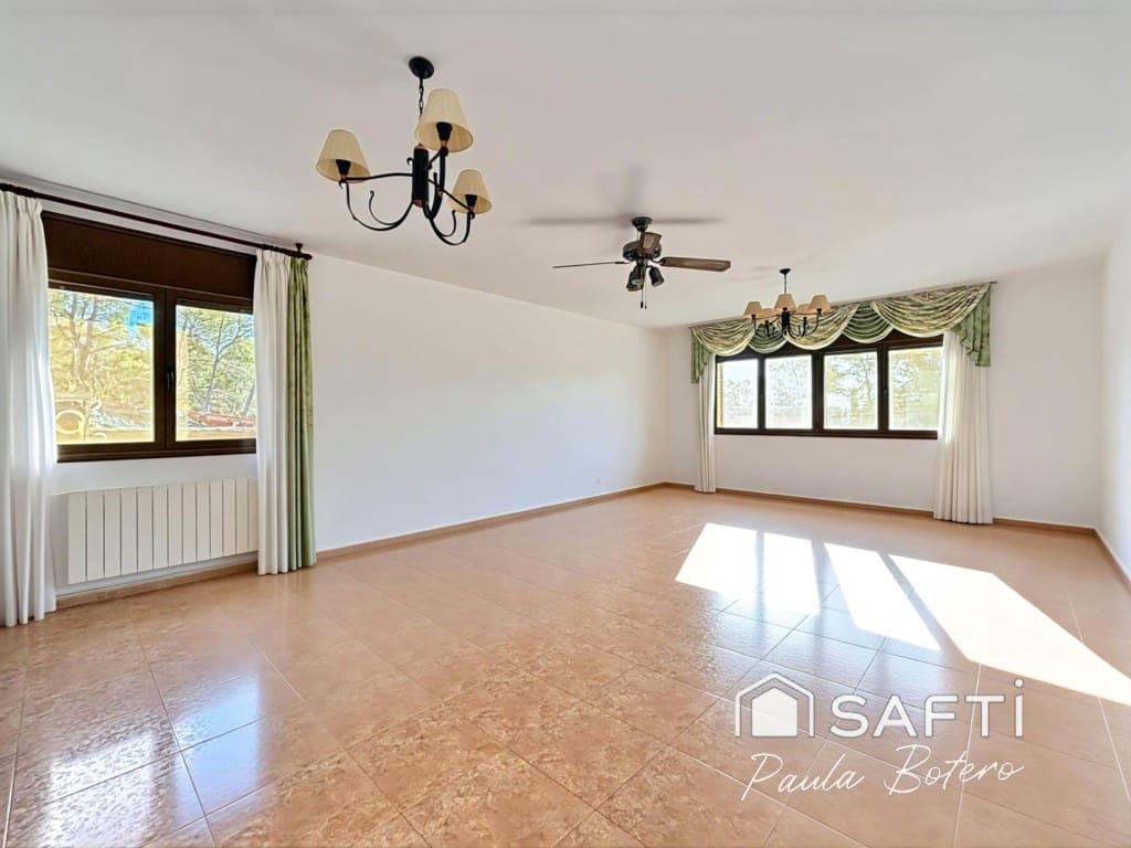 4 makuuhuone Huvila myytävänä paikassa Olivella - 375 000 € (Ref: 9595870)