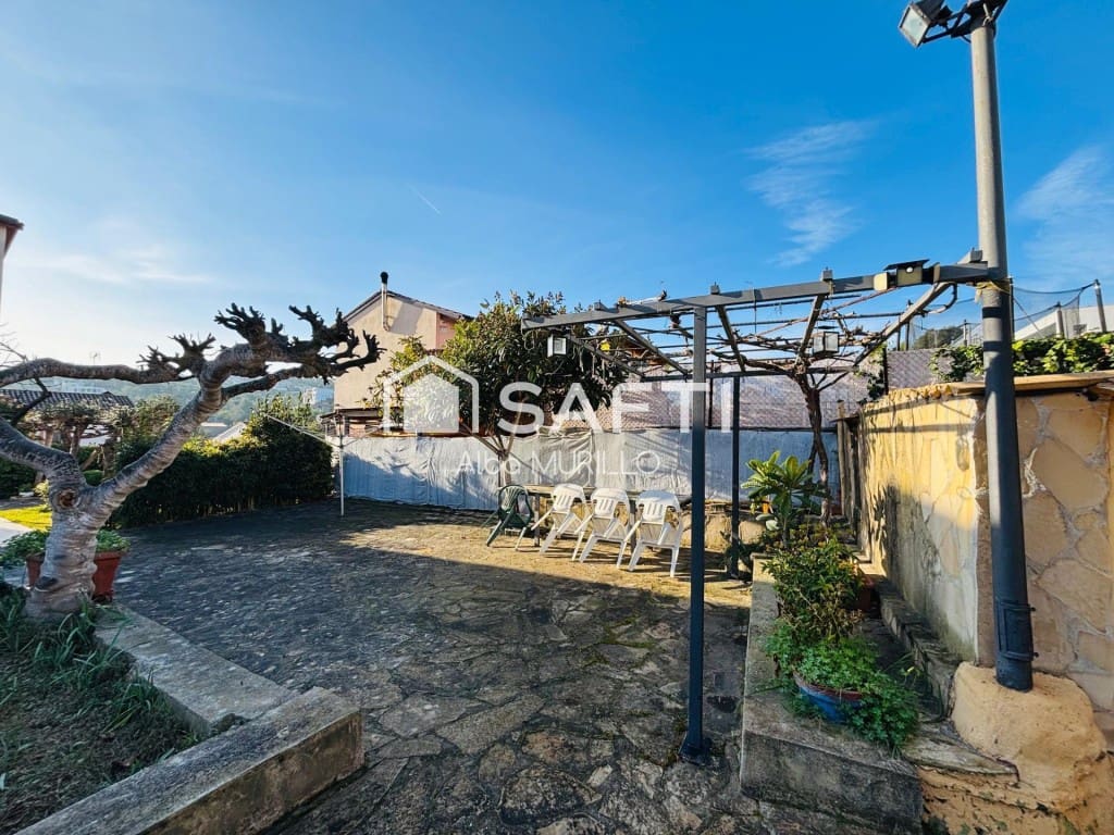 5 soveværelse Villa til salg i Sant Pere de Ribes med swimmingpool garage - € 489.000 (Ref: 9595873)