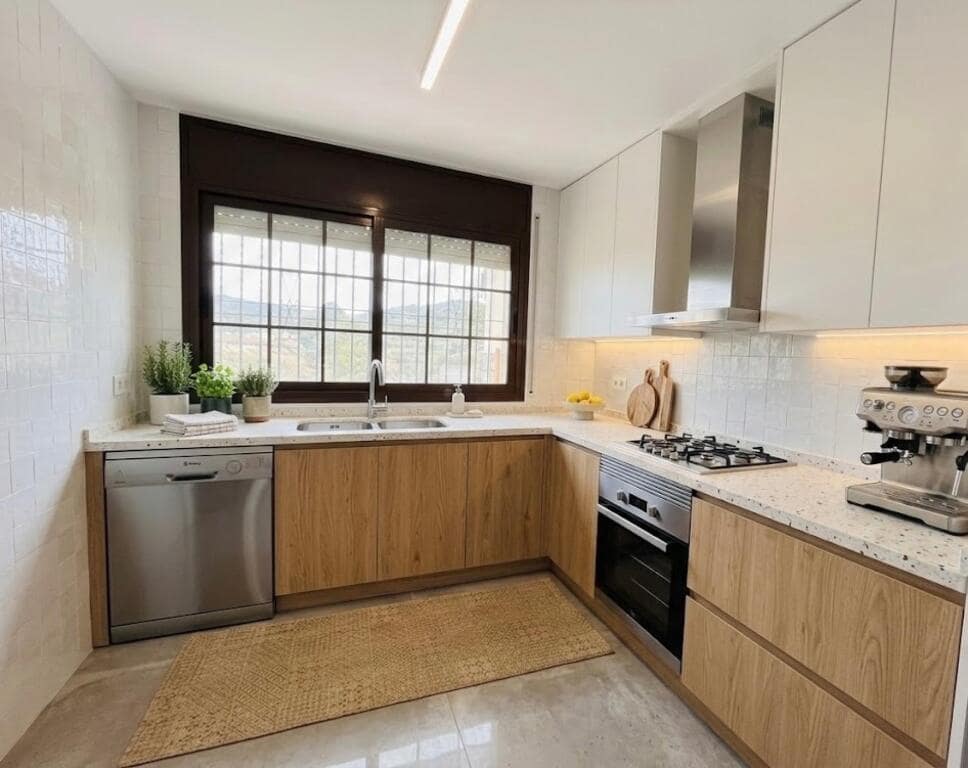 5 bedroom Villa for sale in Sant Pere de Ribes with pool garage - € 489,000 (Ref: 9595873)