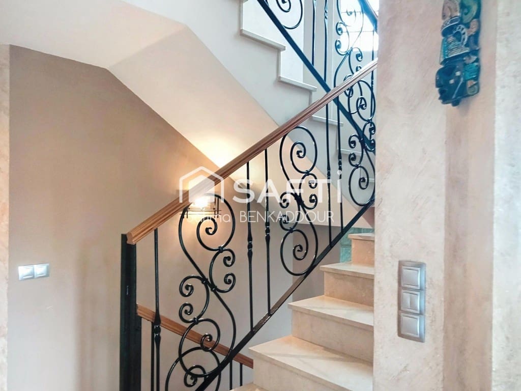 4 makuuhuone Huvila myytävänä paikassa Pucol mukana uima-altaan 
autotalli - 550 000 € (Ref: 9595874)