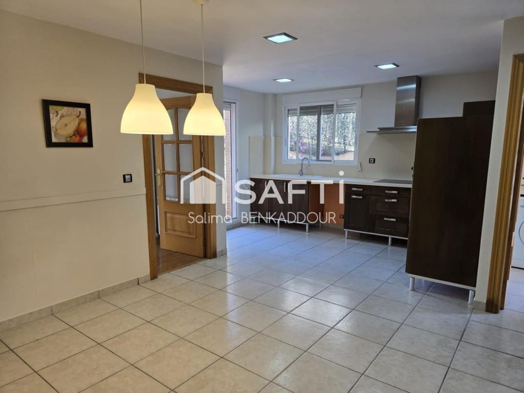 4 makuuhuone Huvila myytävänä paikassa Pucol mukana uima-altaan 
autotalli - 550 000 € (Ref: 9595874)