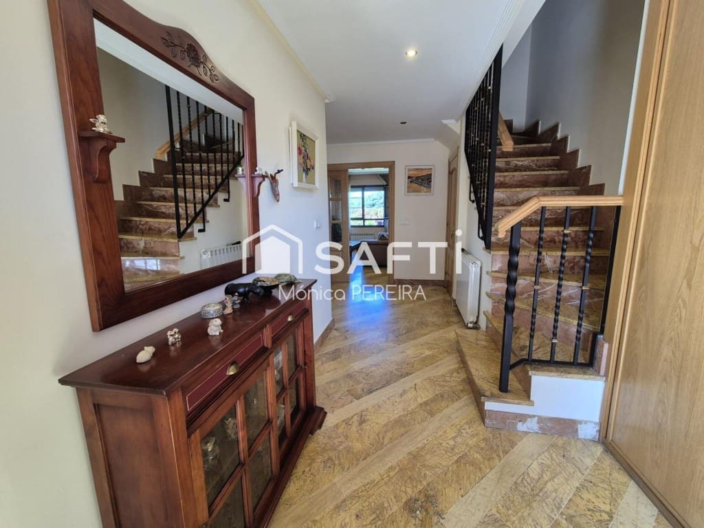 4 soverom Rekkehus til salgs i San Andres del Rabanedo med garasje - € 332 000 (Ref: 9595882)