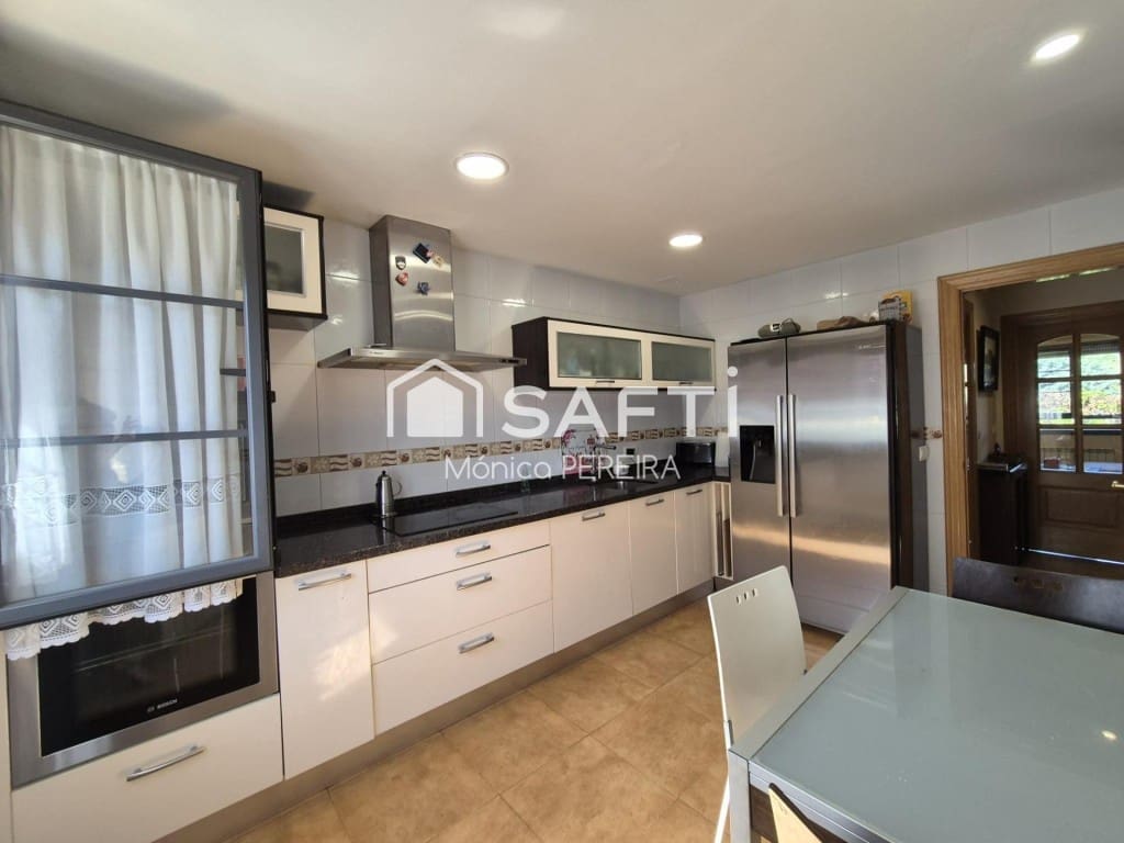 4 soverom Rekkehus til salgs i San Andres del Rabanedo med garasje - € 332 000 (Ref: 9595882)