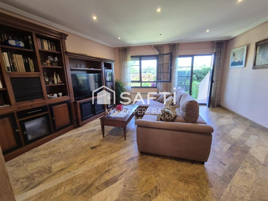 4 soverom Rekkehus til salgs i San Andres del Rabanedo med garasje - € 332 000 (Ref: 9595882)