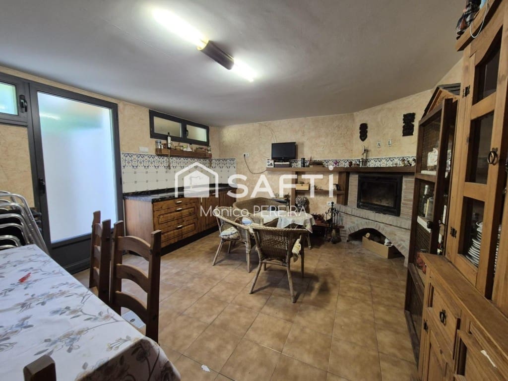 4 soverom Rekkehus til salgs i San Andres del Rabanedo med garasje - € 332 000 (Ref: 9595882)