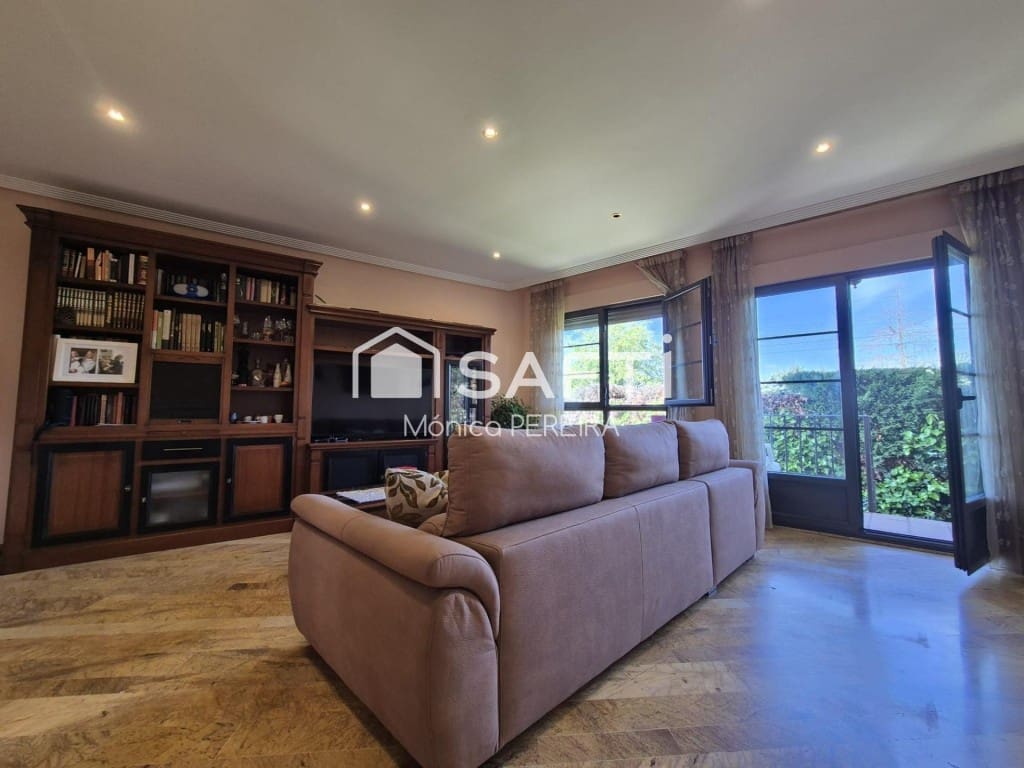 4 soverom Rekkehus til salgs i San Andres del Rabanedo med garasje - € 332 000 (Ref: 9595882)