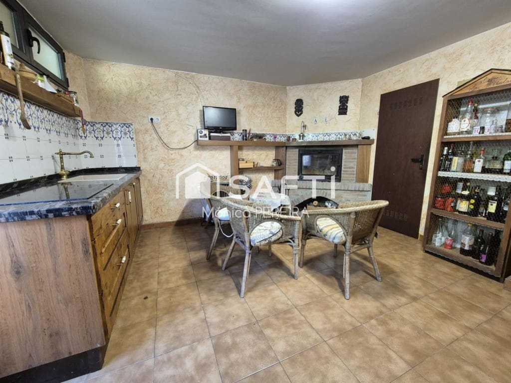 4 soverom Rekkehus til salgs i San Andres del Rabanedo med garasje - € 332 000 (Ref: 9595882)