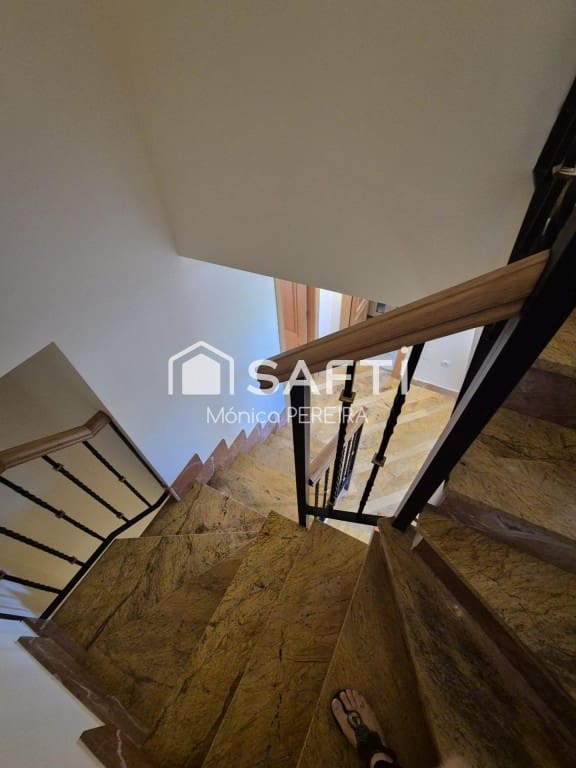 4 soverom Rekkehus til salgs i San Andres del Rabanedo med garasje - € 332 000 (Ref: 9595882)