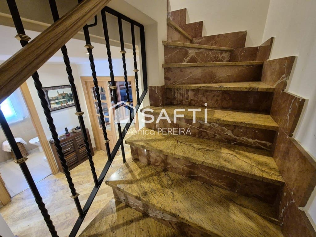 4 soverom Rekkehus til salgs i San Andres del Rabanedo med garasje - € 332 000 (Ref: 9595882)