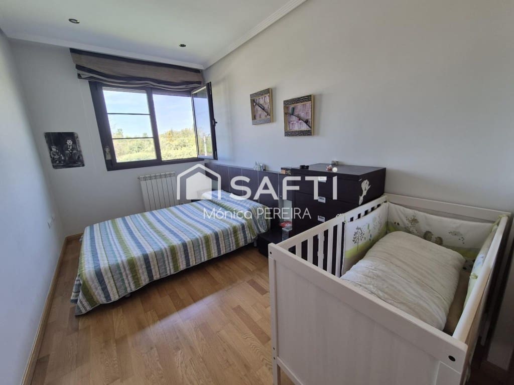 4 soverom Rekkehus til salgs i San Andres del Rabanedo med garasje - € 332 000 (Ref: 9595882)