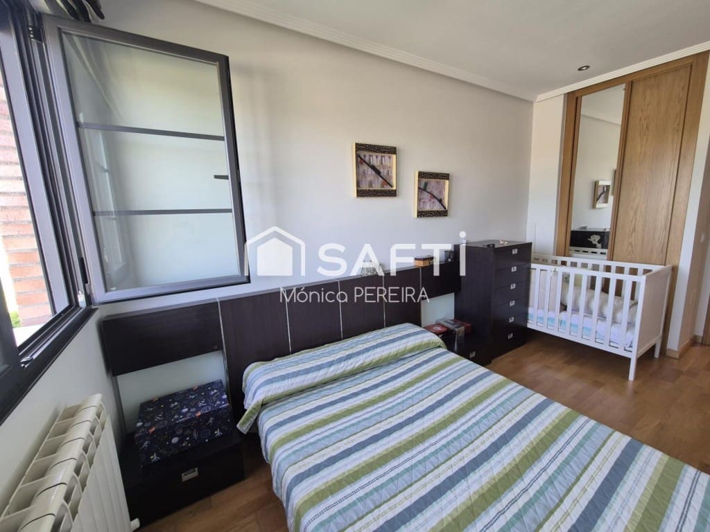 4 soverom Rekkehus til salgs i San Andres del Rabanedo med garasje - € 332 000 (Ref: 9595882)