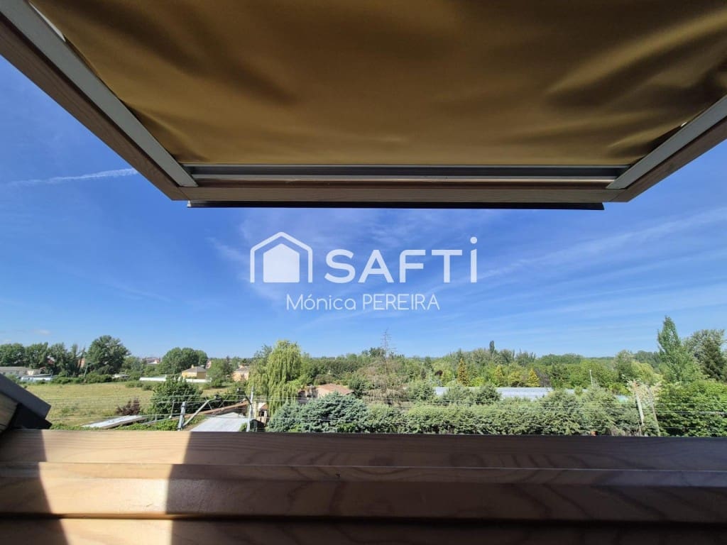 4 soverom Rekkehus til salgs i San Andres del Rabanedo med garasje - € 332 000 (Ref: 9595882)