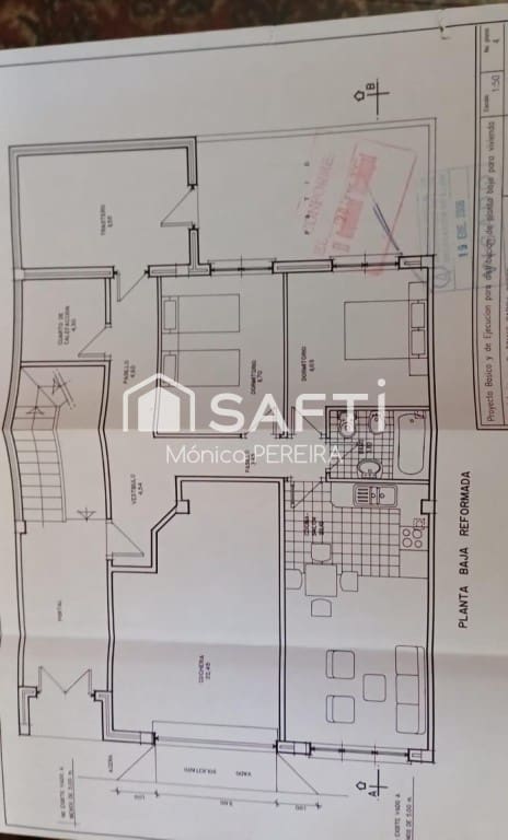 10 bedroom Villa for sale in Leon city with garage - € 427,500 (Ref: 9595883)