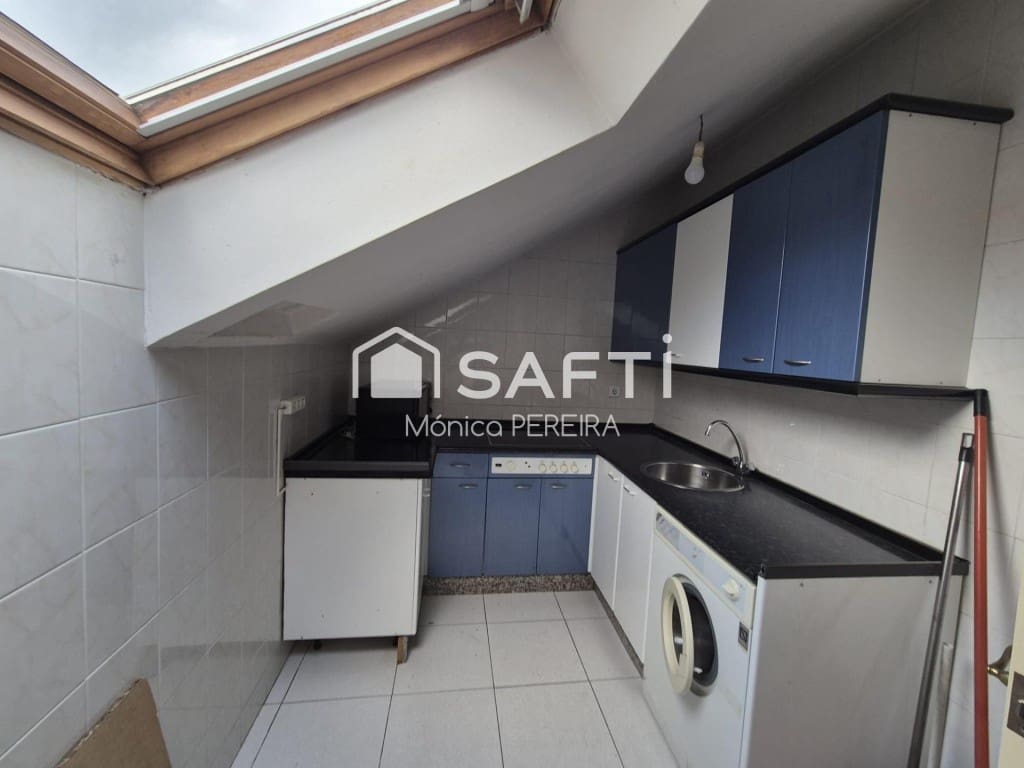 10 bedroom Villa for sale in Leon city with garage - € 427,500 (Ref: 9595883)