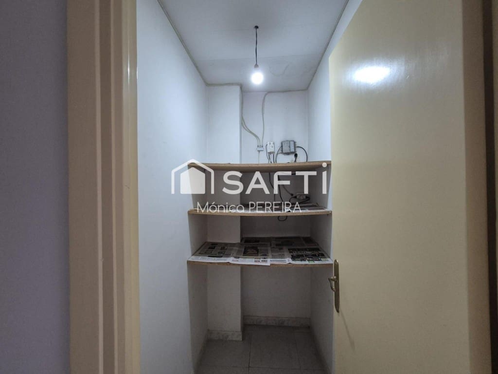 10 bedroom Villa for sale in Leon city with garage - € 427,500 (Ref: 9595883)