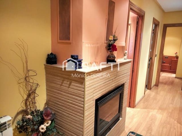 2 soverom Rekkehus til salgs i Leon by - € 185 000 (Ref: 9595884)