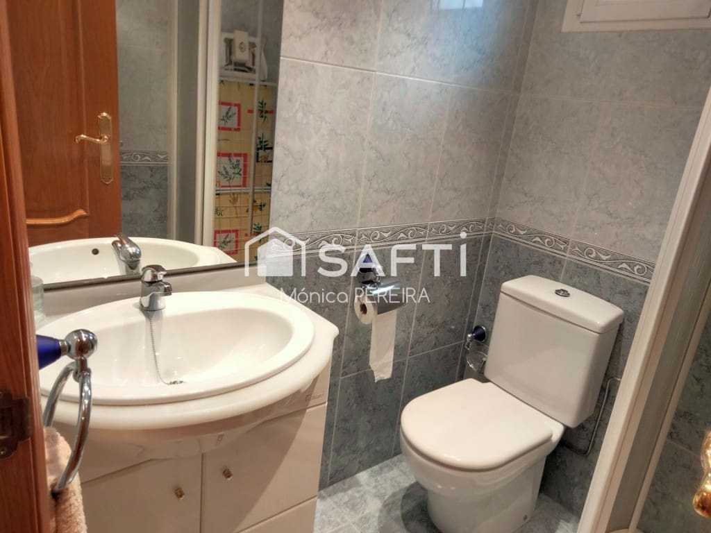 2 soverom Rekkehus til salgs i Leon by - € 185 000 (Ref: 9595884)