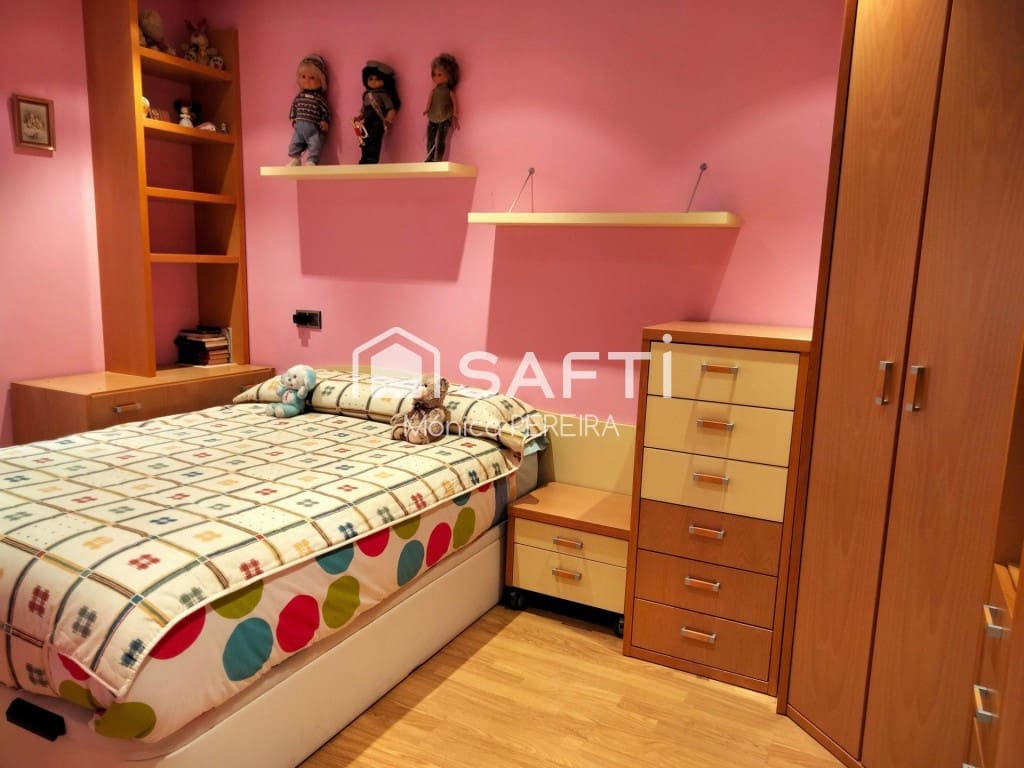 2 soverom Rekkehus til salgs i Leon by - € 185 000 (Ref: 9595884)