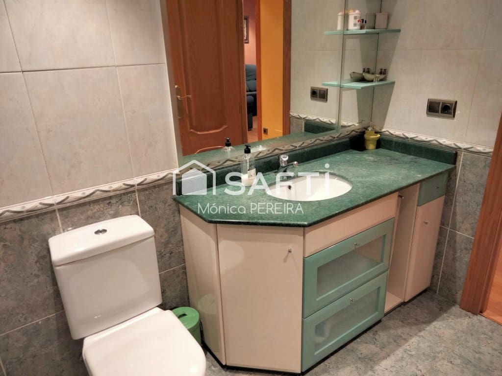 2 soverom Rekkehus til salgs i Leon by - € 185 000 (Ref: 9595884)