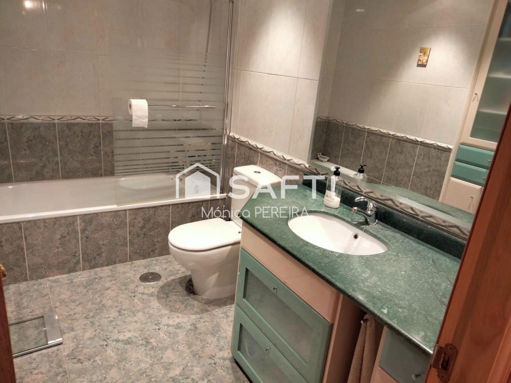 2 soverom Rekkehus til salgs i Leon by - € 185 000 (Ref: 9595884)