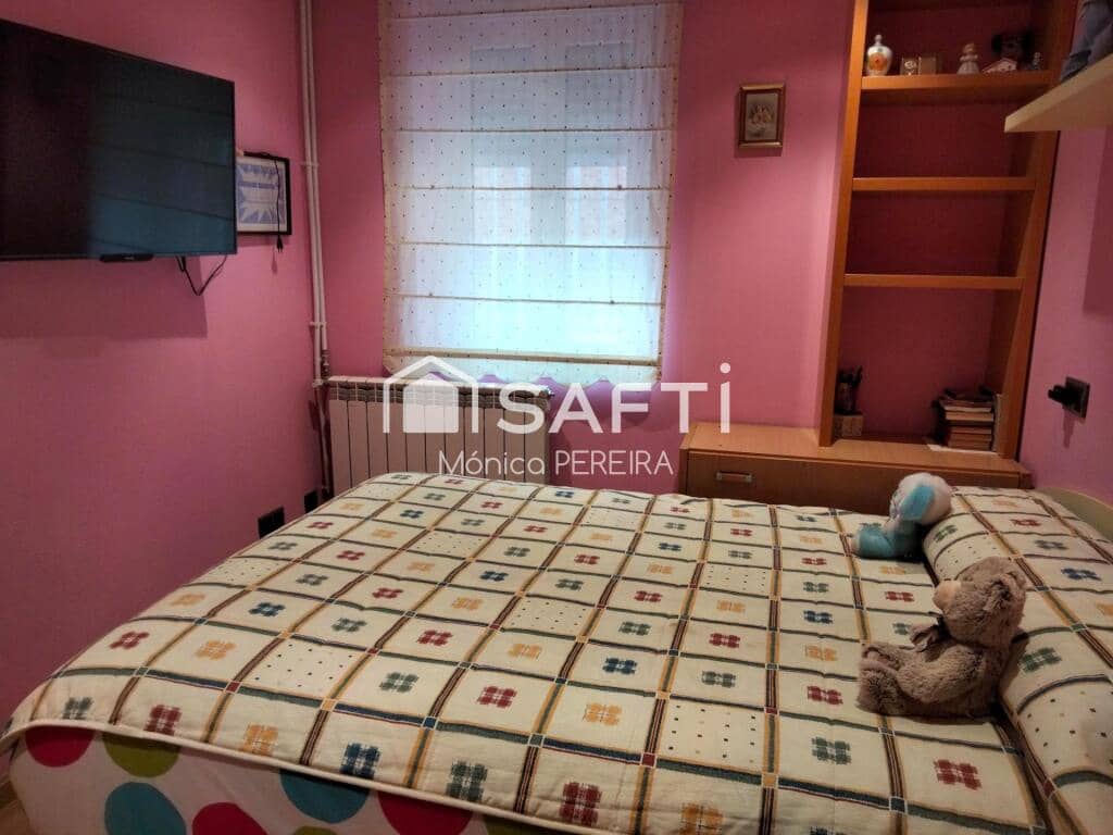 2 bedroom Terraced Villa for sale in Leon city - € 176,000 (Ref: 9595884)