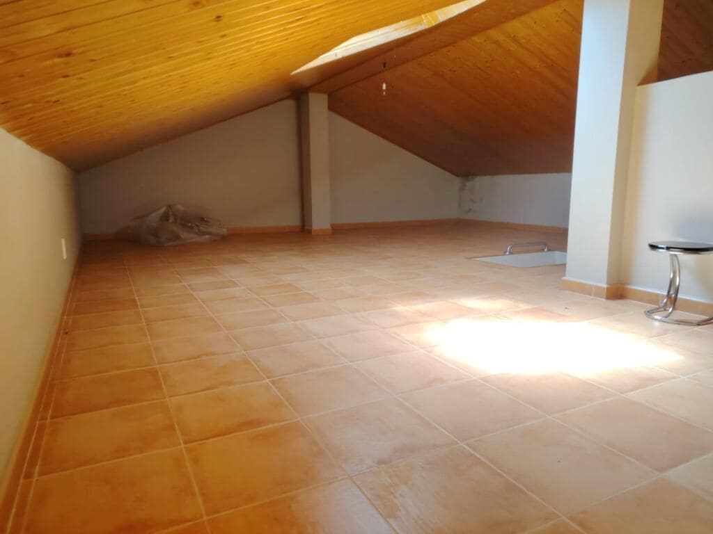 4 bedroom Villa for sale in Nigran with garage - € 730,000 (Ref: 9595885)
