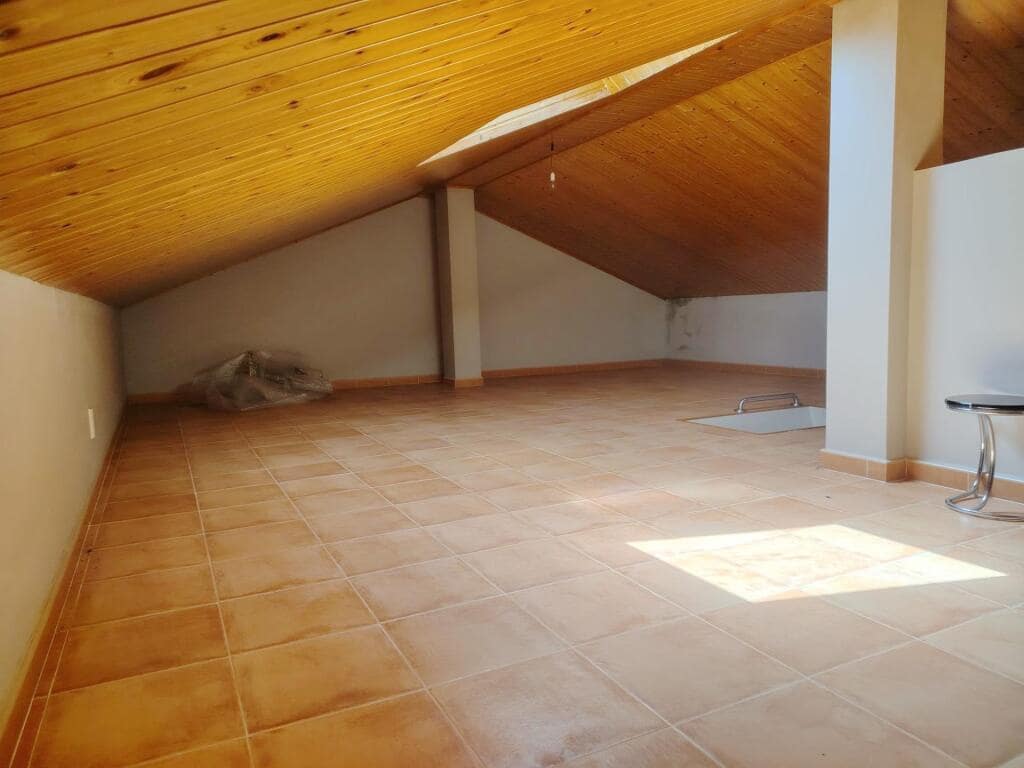 4 bedroom Villa for sale in Nigran with garage - € 730,000 (Ref: 9595885)