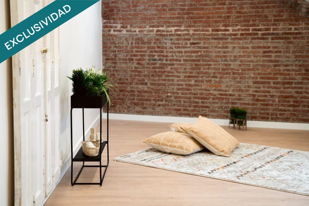 Commercial for sale in Leon city - € 155,000 (Ref: 9595886)