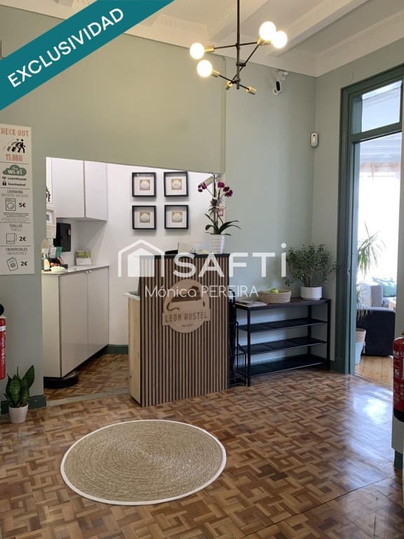 Commercial for sale in Leon city - € 155,000 (Ref: 9595886)