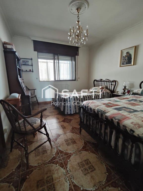 5 bedroom Villa for sale in A Lama with garage - € 235,000 (Ref: 9595887)