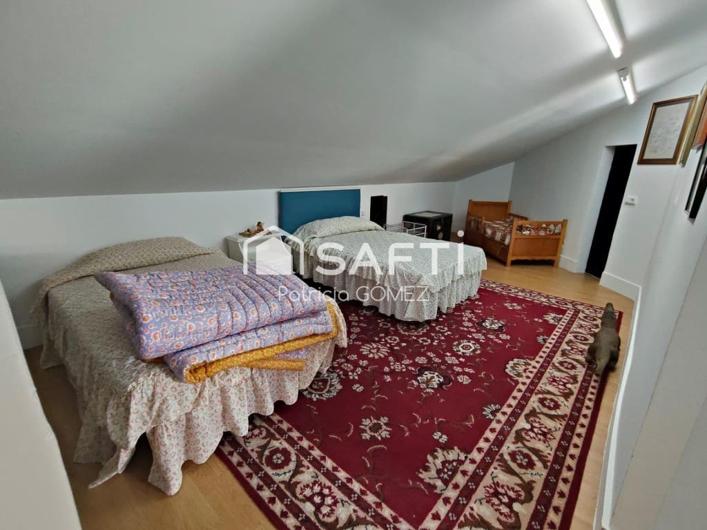 5 bedroom Villa for sale in A Lama with garage - € 235,000 (Ref: 9595887)